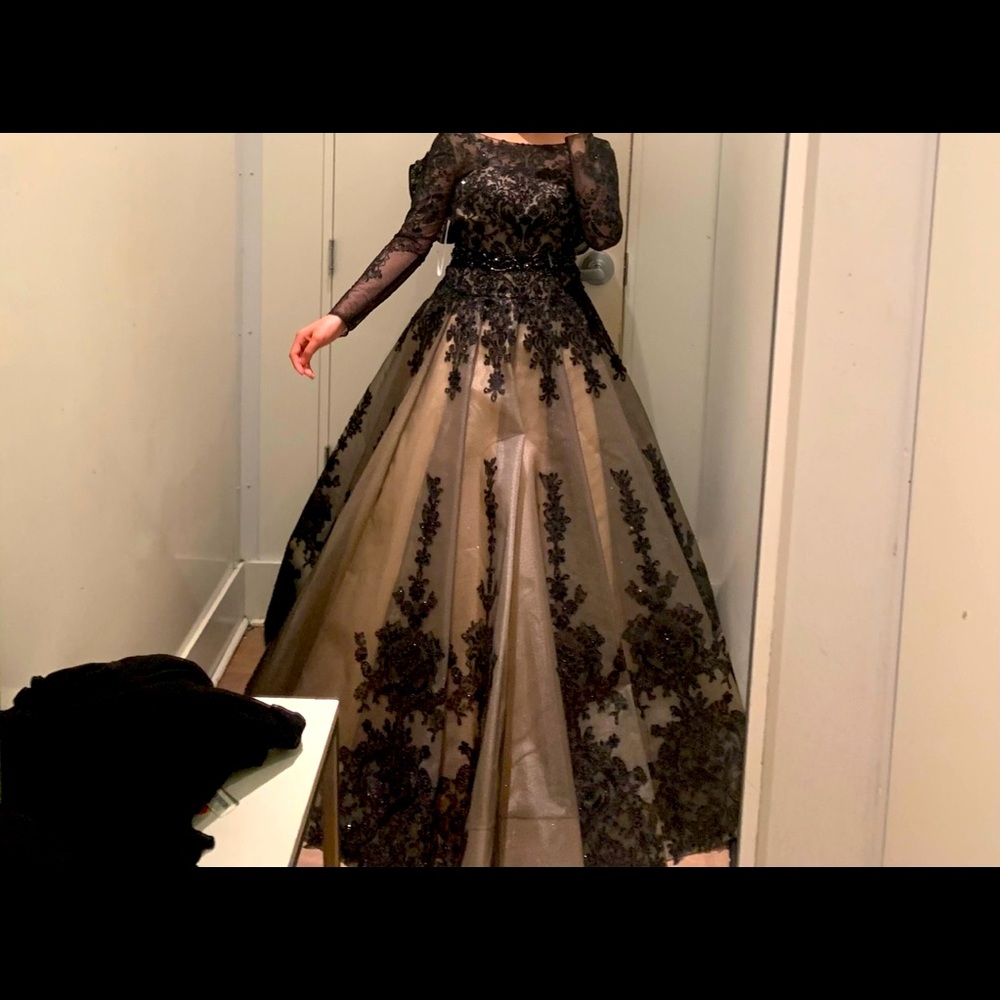 Prom/ Evening gown - Picture 1 of 6